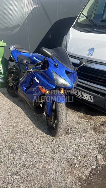 Kawasaki zx6r