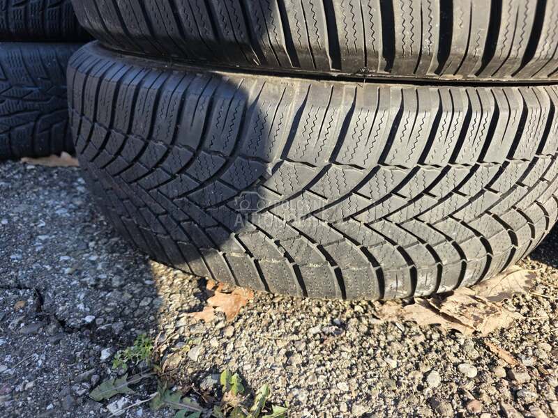 Bridgestone 205/60 R17 Zimska