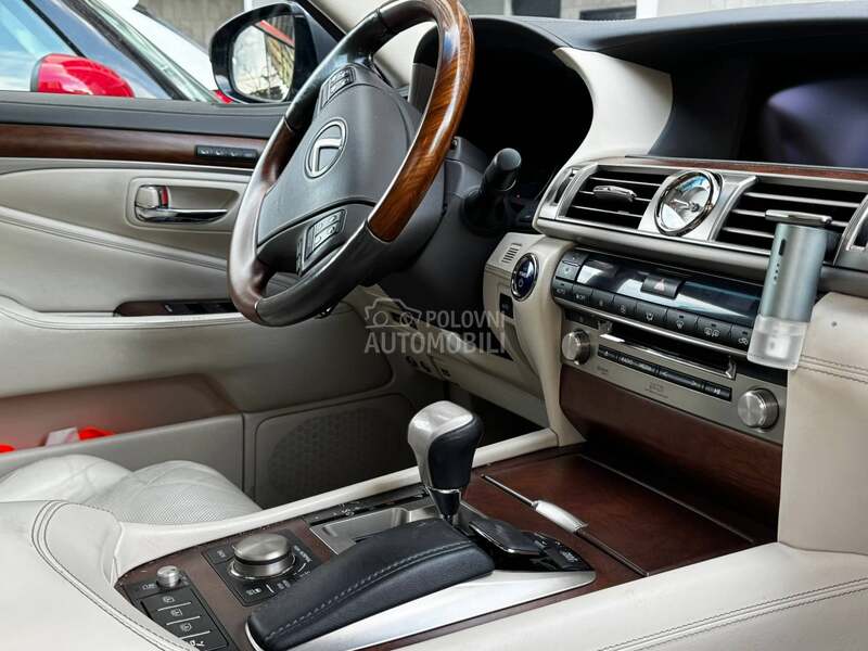Lexus LS 600h L 