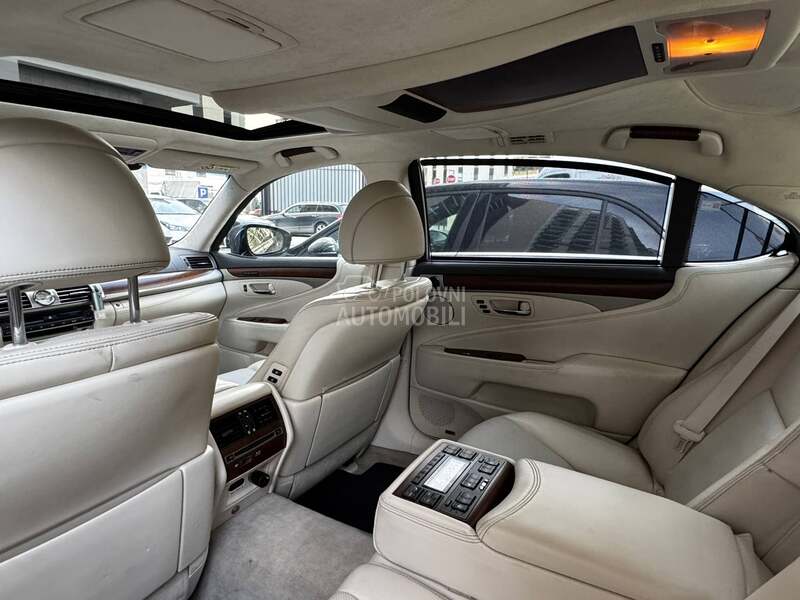 Lexus LS 600h L 