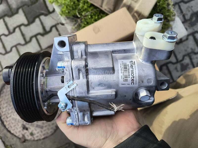 prodajem kompresor klime