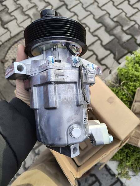 prodajem kompresor klime