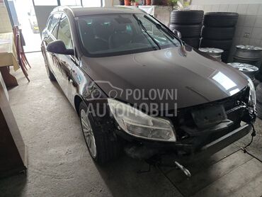 Opel Insignia CDTI 2013. god. -  kompletan auto u delovima