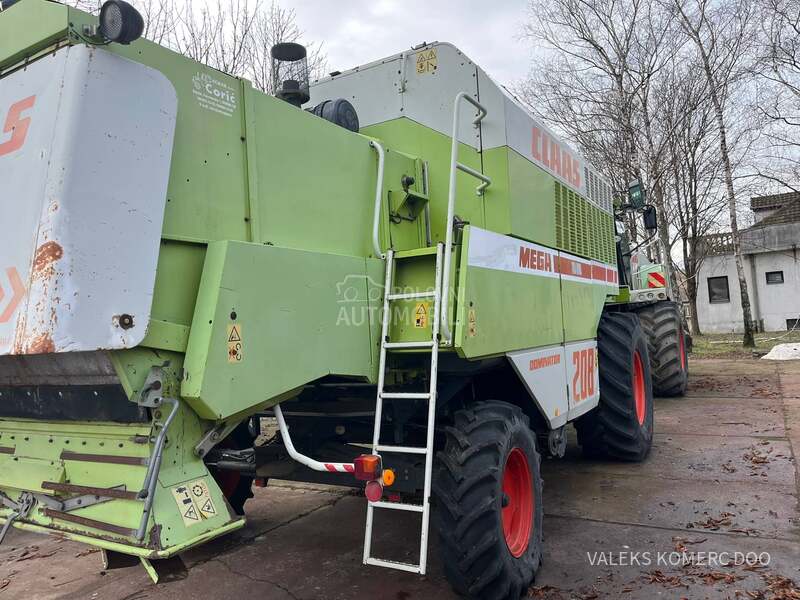 Claas Mega 208