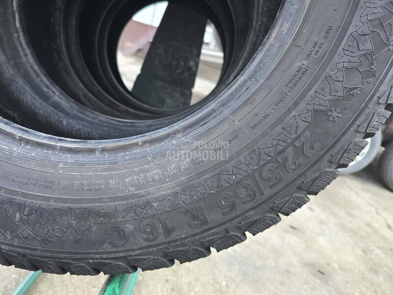 Semperit 225/65 R16 Zimska