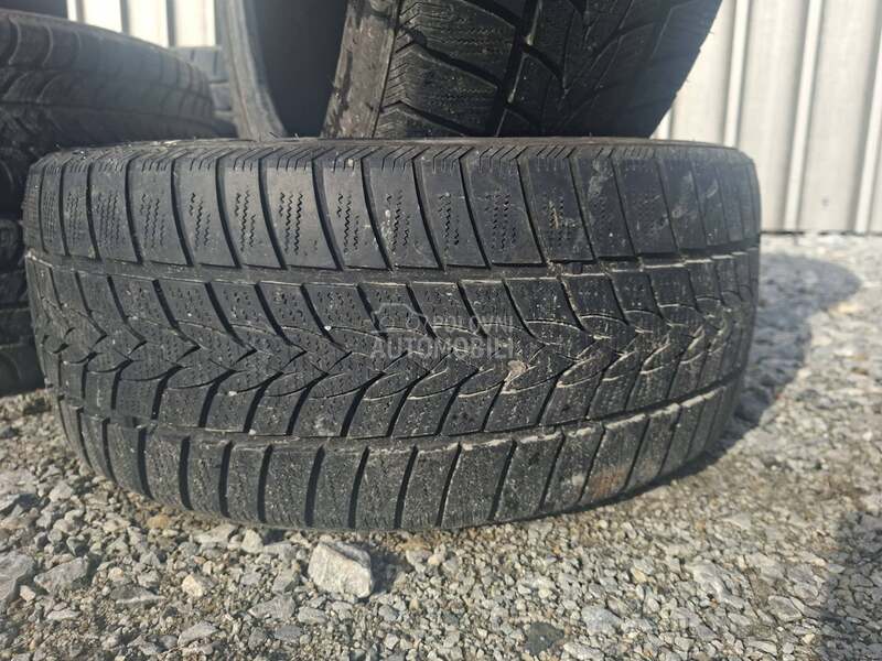 Tristar 215/45 R16 Zimska