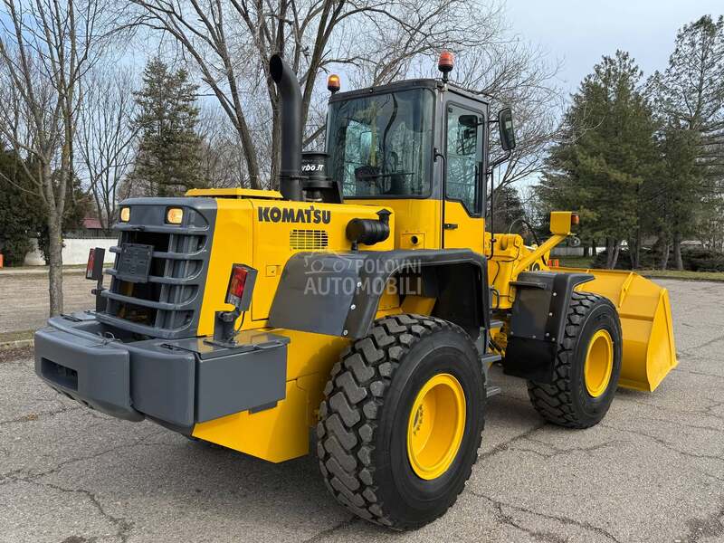 Komatsu WA320