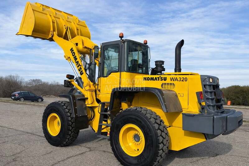 Komatsu WA320