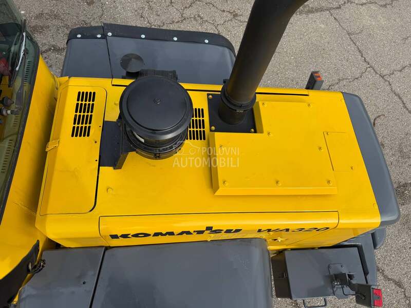 Komatsu WA320