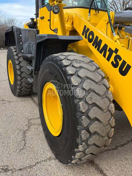 Komatsu WA320