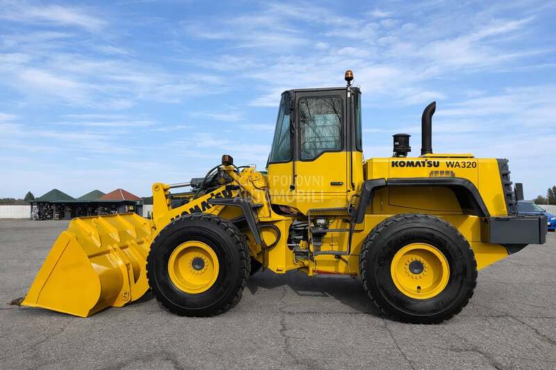 Komatsu WA320