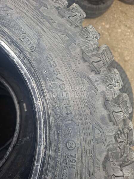 Maxxis 235/80 R14 Zimska