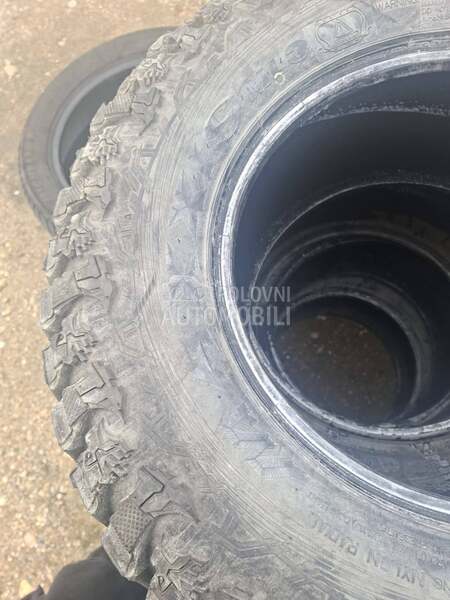 Maxxis 235/80 R14 Zimska