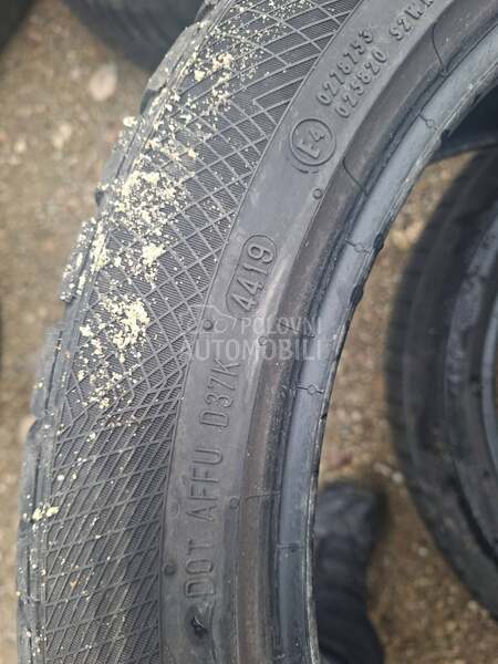 Continental 235/45 R18 Zimska