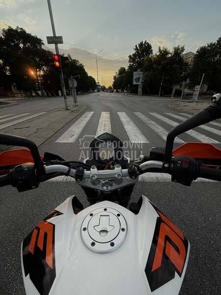 KTM Duke 125