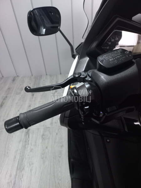 Yamaha T max