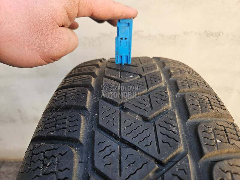 Pirelli 215/65 R16 Zimska