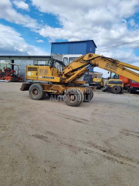 Liebherr 902