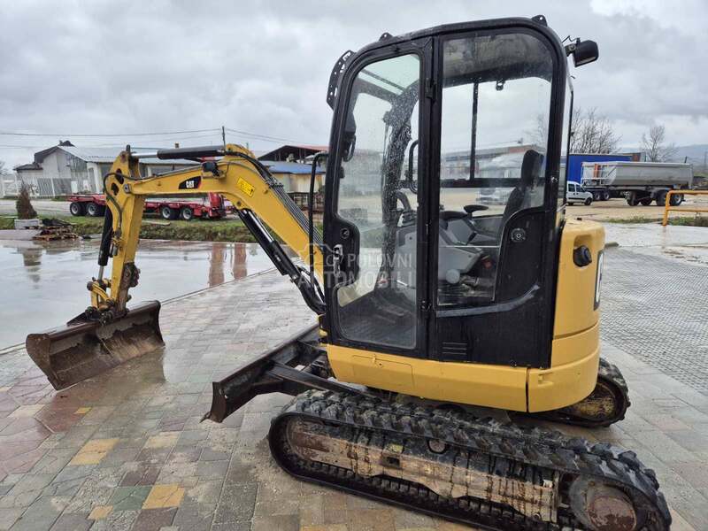 CAT 302