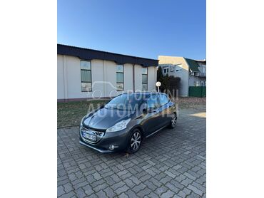 Peugeot 208 Multimedija/Nav/Reg