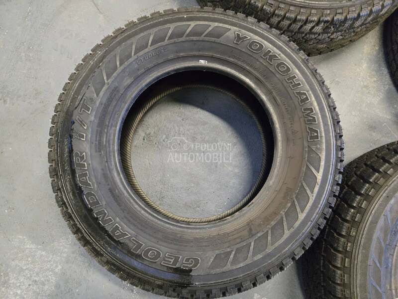 Yokohama 245/70 R16 Zimska