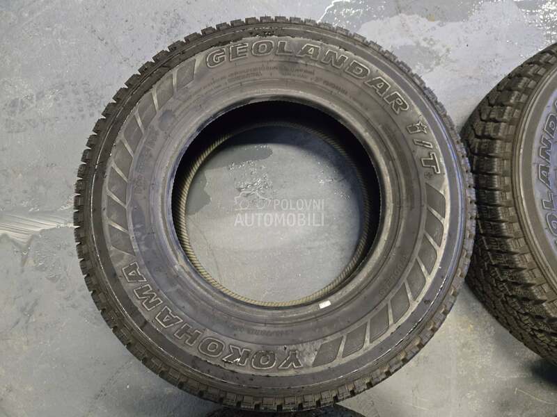 Yokohama 245/70 R16 Zimska