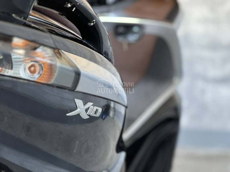 Piaggio X10 500