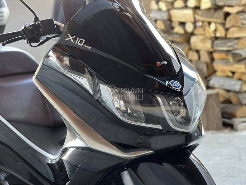 Piaggio X10 500