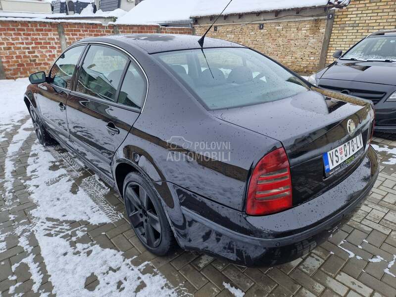 Škoda Superb 