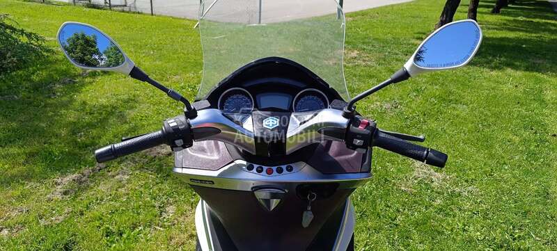 Piaggio x10