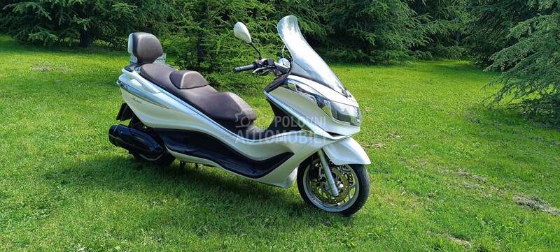 Piaggio x10