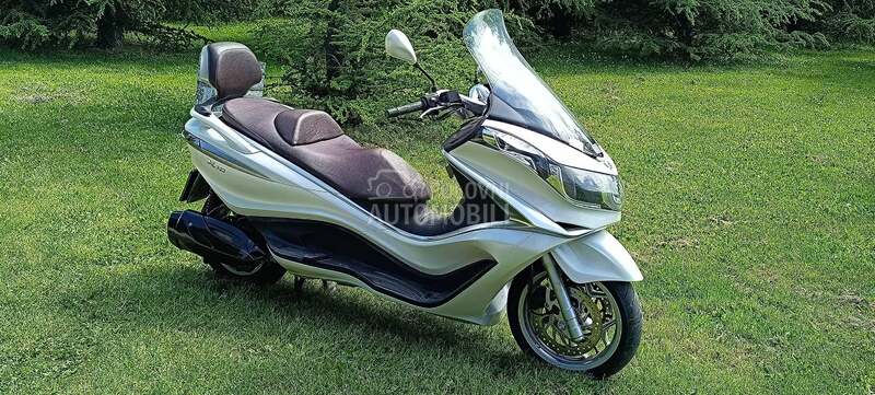 Piaggio x10