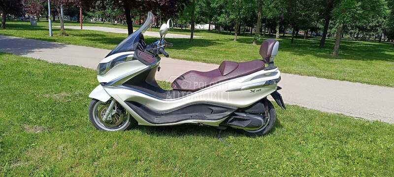 Piaggio x10