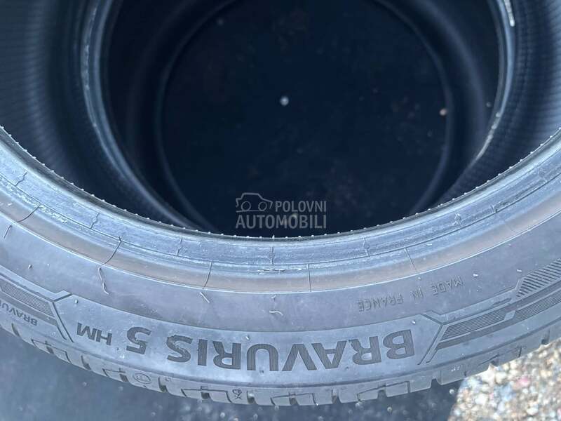 Barum 235/40 R18 Letnja