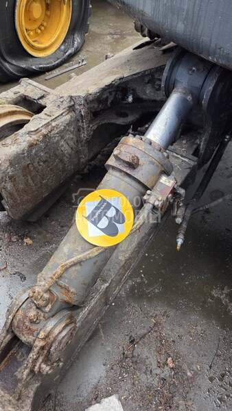 Desni cilindar pluga za Volvo bagere