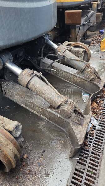 Desni cilindar pluga za Volvo bagere