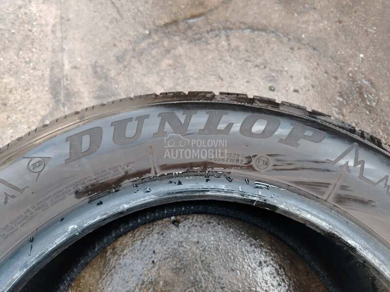 Dunlop 235/55 R17 Zimska