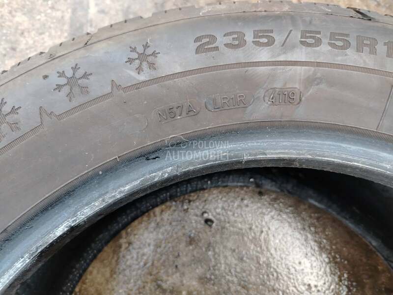 Dunlop 235/55 R17 Zimska