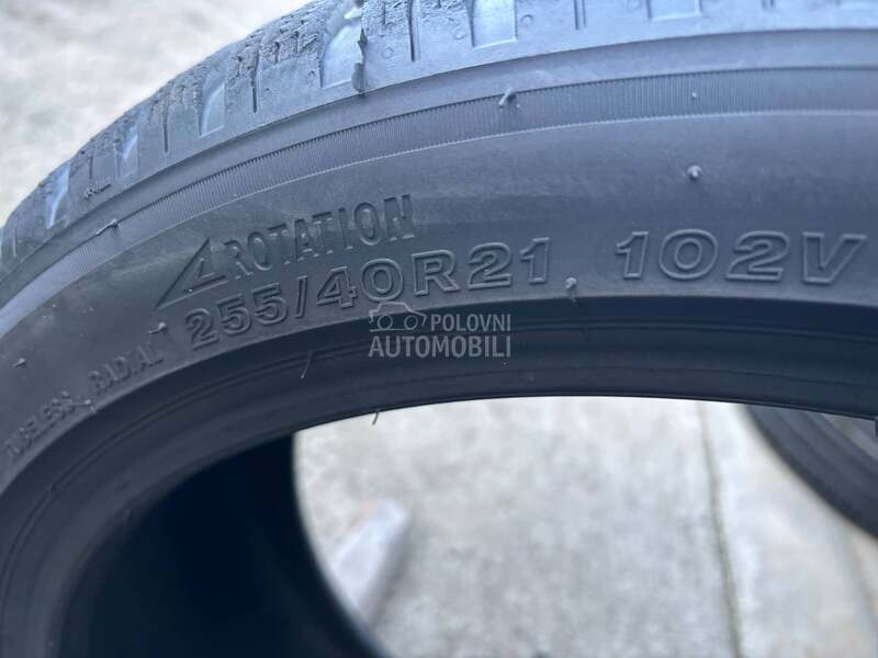 Bridgestone 255/40 R21 Zimska