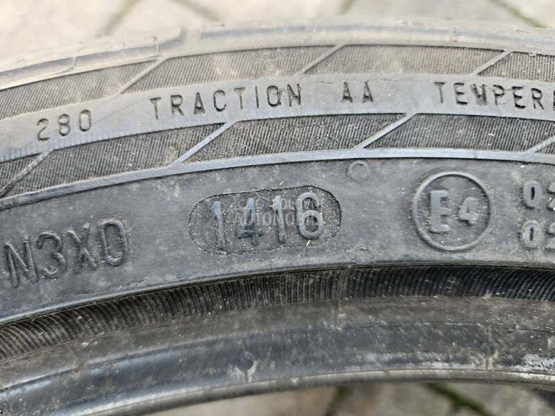 Continental 225/40 R18 Letnja
