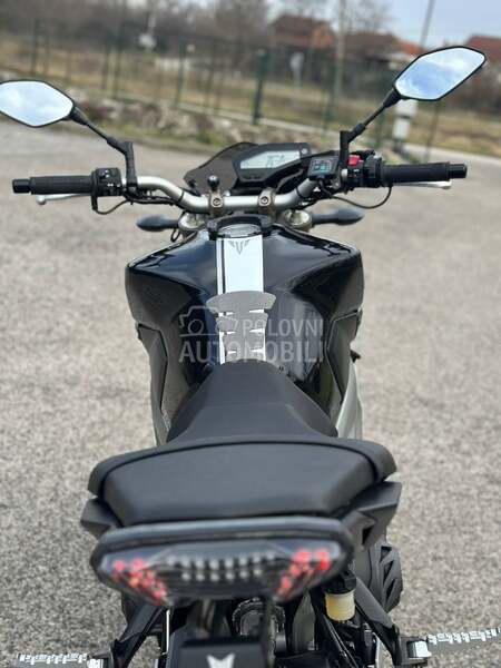 Yamaha mt 09