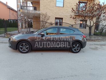 Mazda 3 1.5b  Skyactiv