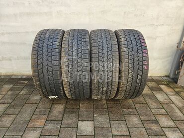 Bridgestone 235/60 R17 Zimska