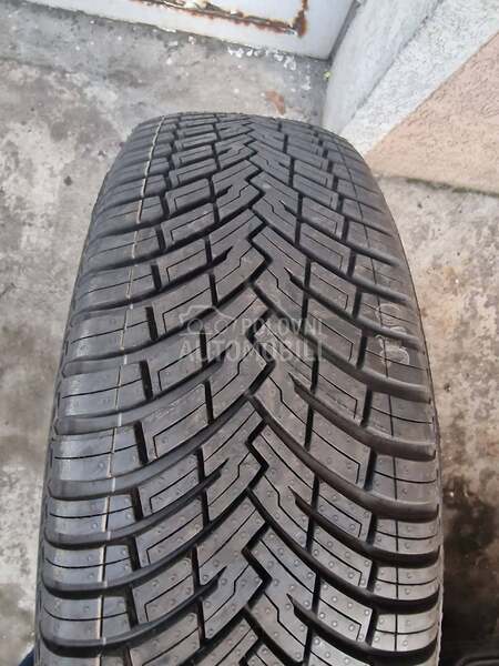 Pirelli 215/65 R17 Sve sezone