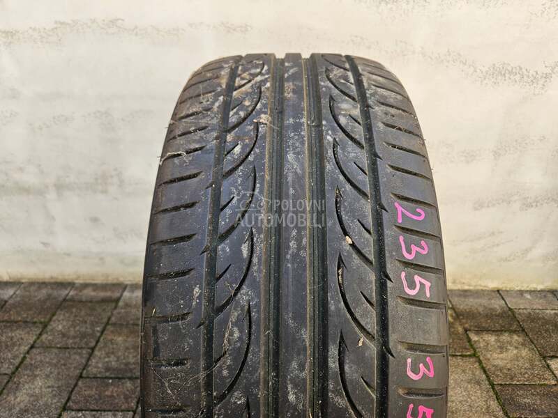 Hankook 235/35 R19 Letnja