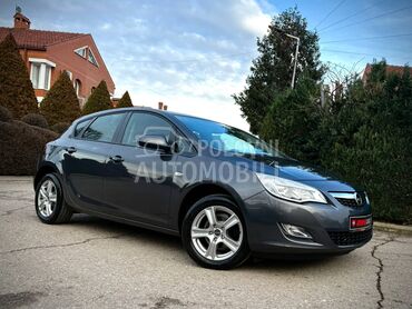 Opel Astra J ACTIVE CH