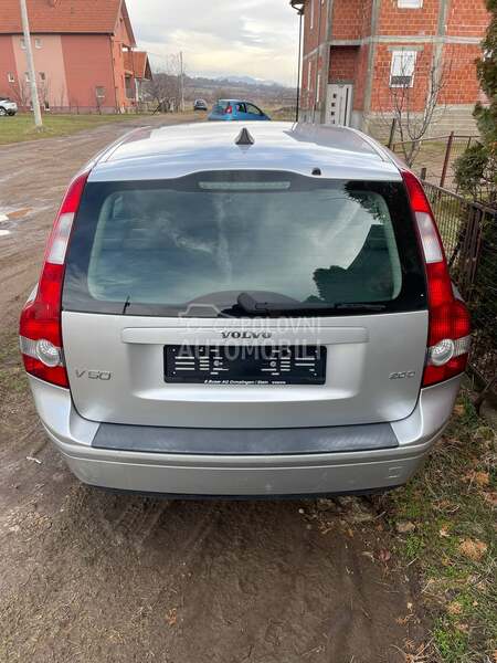 Volvo V50 