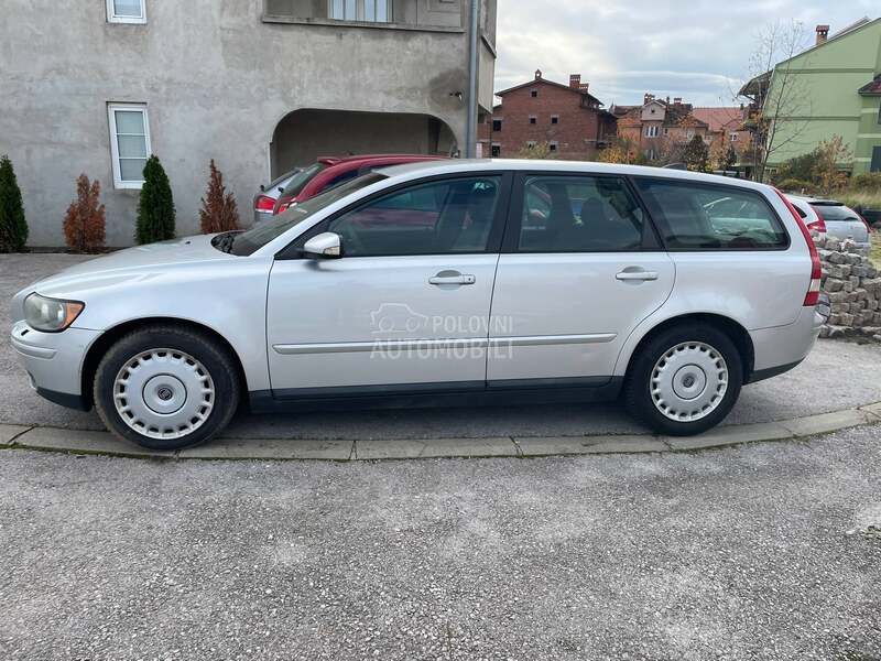 Volvo V50 