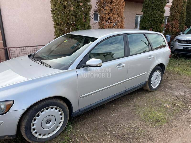 Volvo V50 