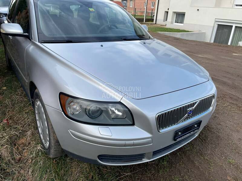 Volvo V50 